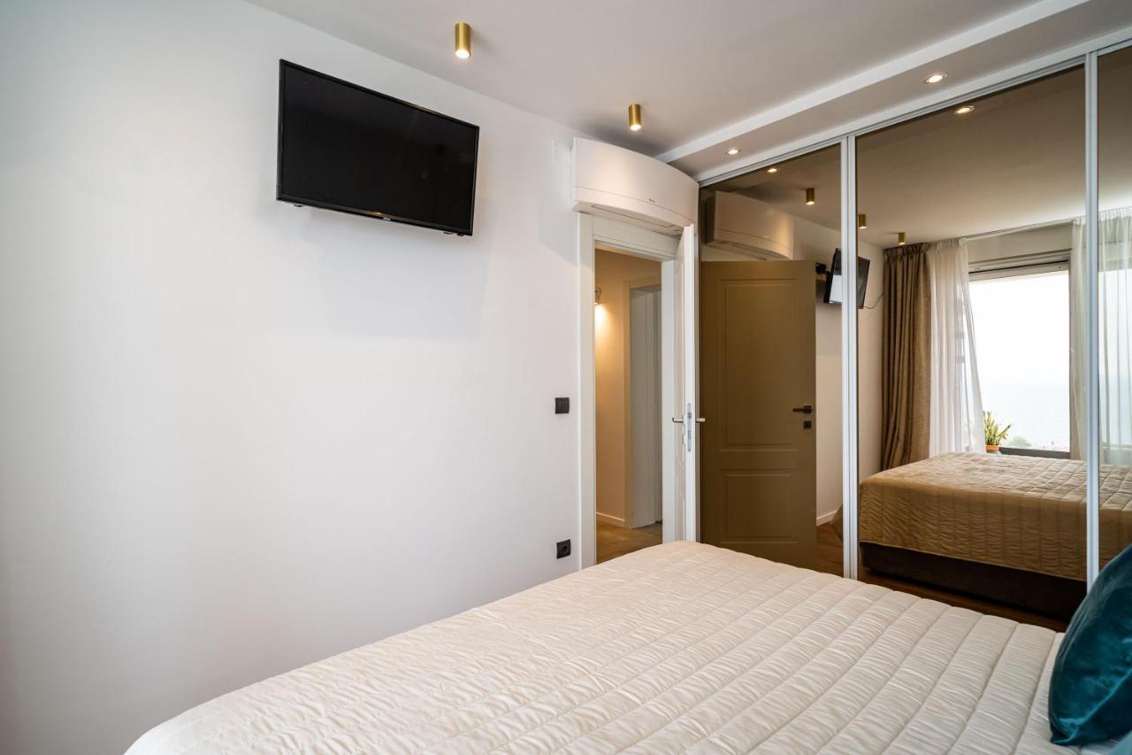 Luxury Libertas *